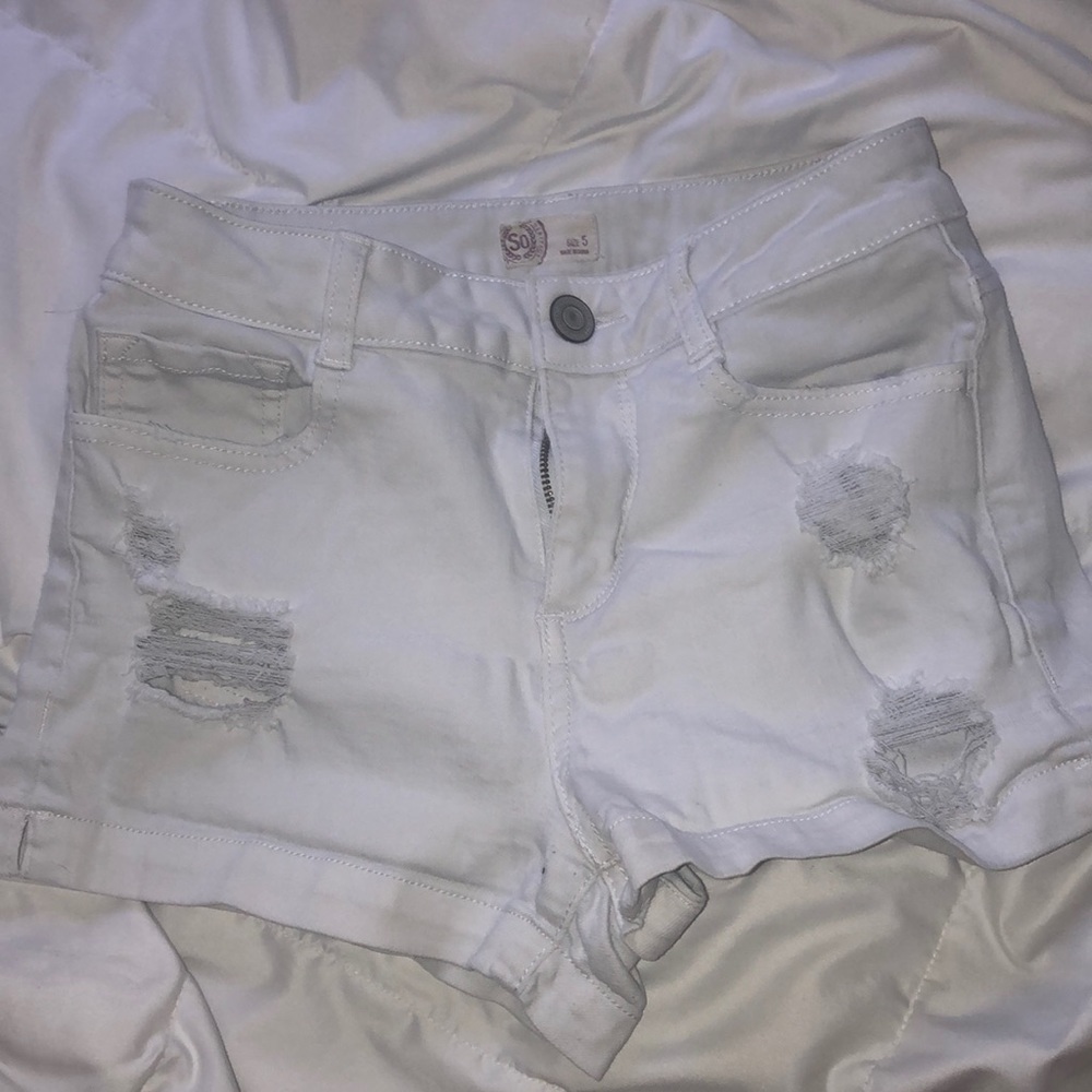 White shorts size 5